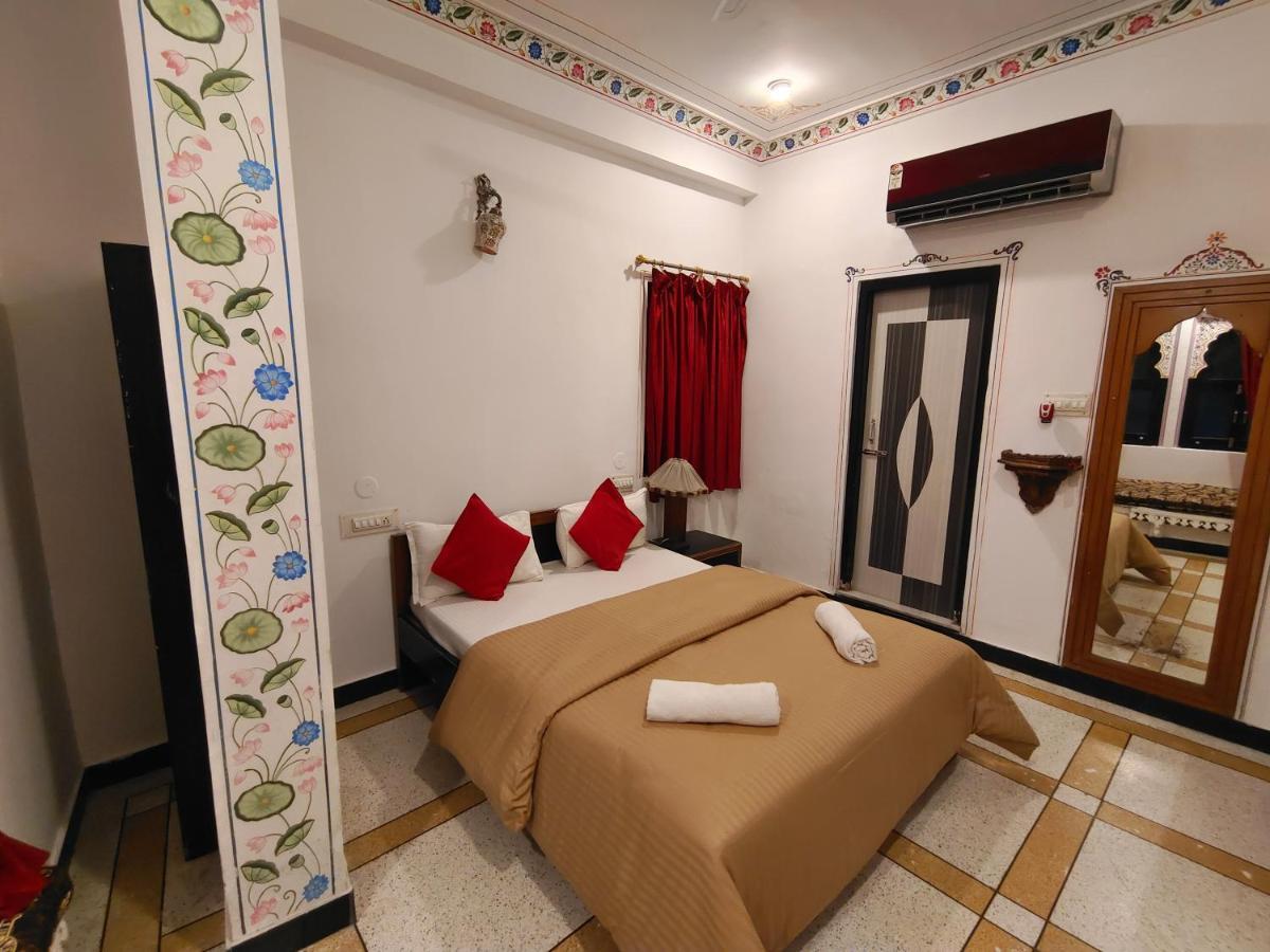 The Rustic Monk Hostel Udaipur Exterior foto