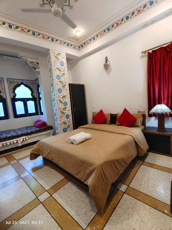 The Rustic Monk Hostel Udaipur Exterior foto