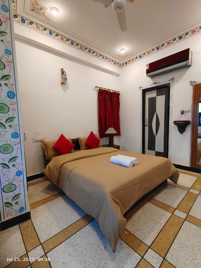 The Rustic Monk Hostel Udaipur Exterior foto