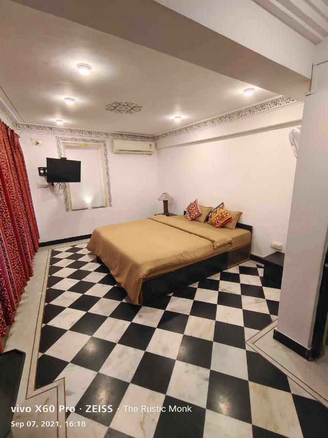 The Rustic Monk Hostel Udaipur Exterior foto
