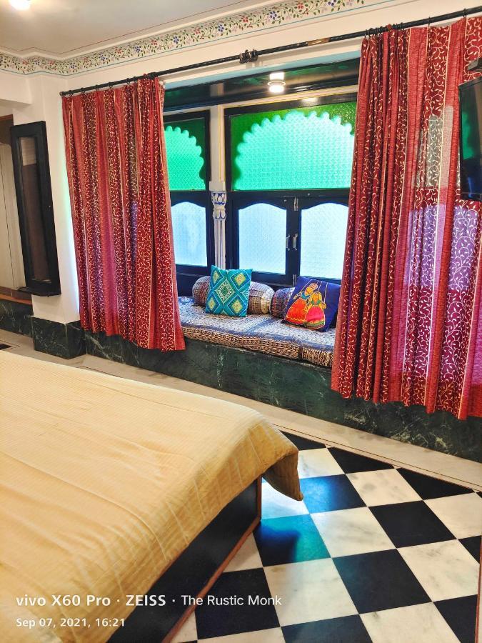 The Rustic Monk Hostel Udaipur Exterior foto